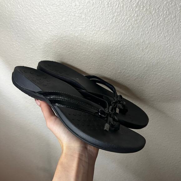 Vionic Bella X Black Patent Leather Orthopedic Flip Flop Sandals 9 - Picture 2 of 5